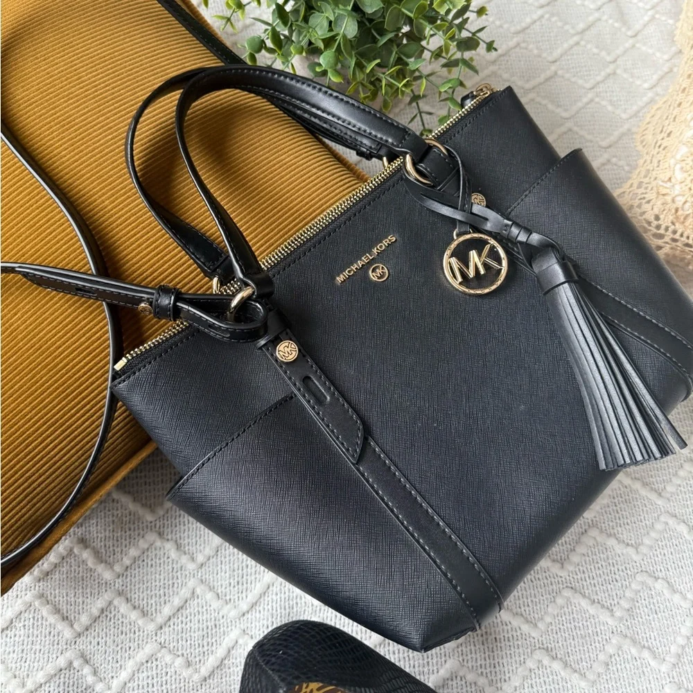 ✨Michael Kors Sullivan Small Tote, Black - Picture 5 of 10